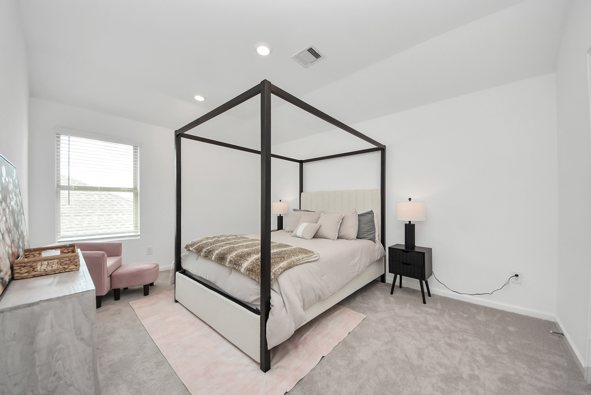 Additional bedroom or flex room