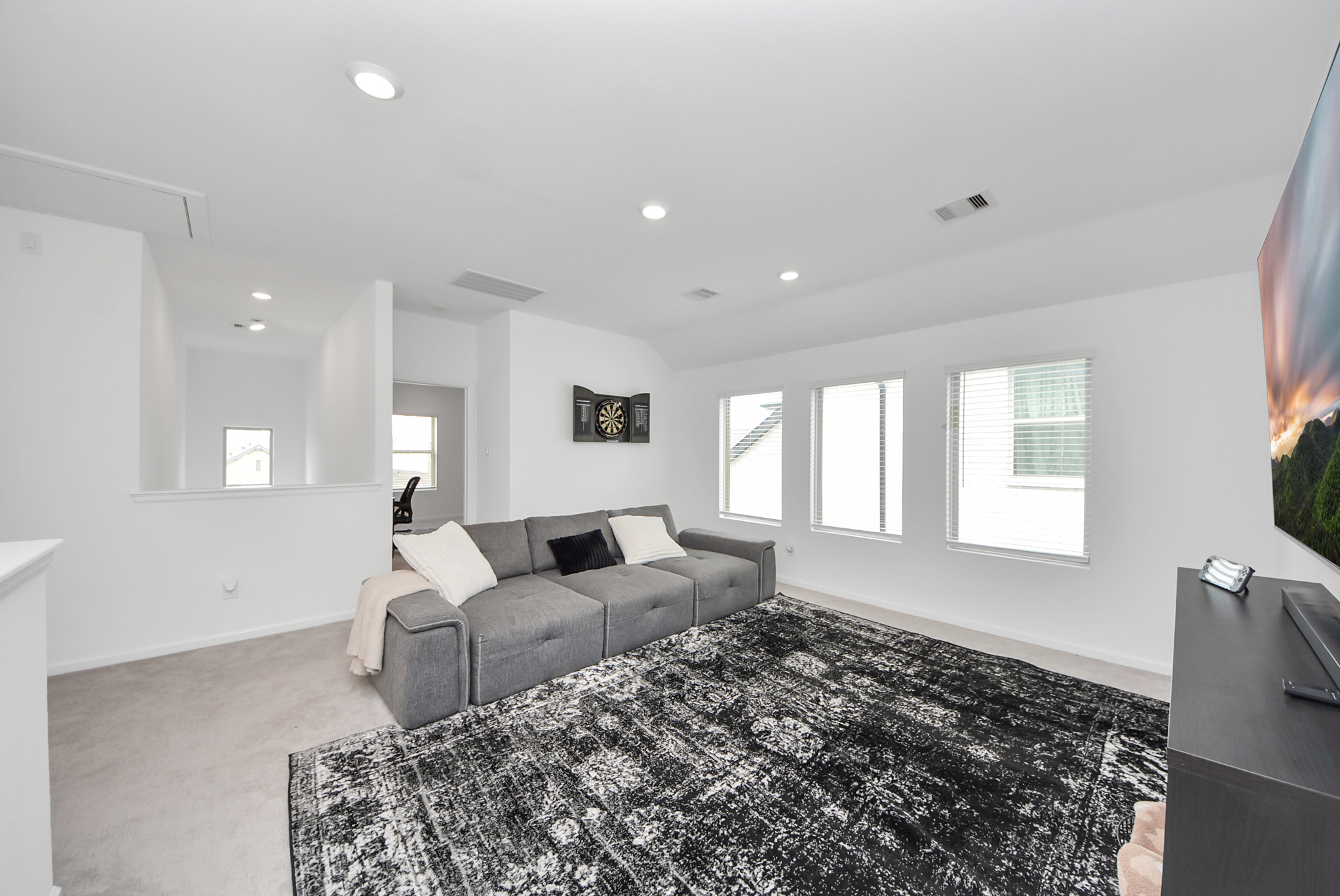 Upstairs game room loft